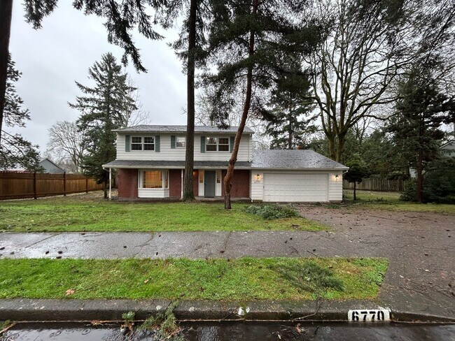 Foto del edificio - Timeless 5 Bed, 2.5 Bath Home - SW Beaverton