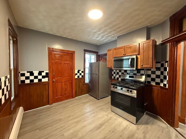 Building Photo - 2A Marshfield St