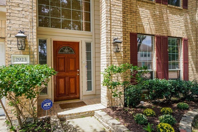 Foto del edificio - 2923 Walnut Knoll Way