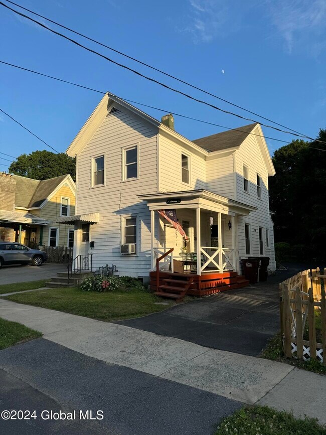 Foto del edificio - 16 4th Ave