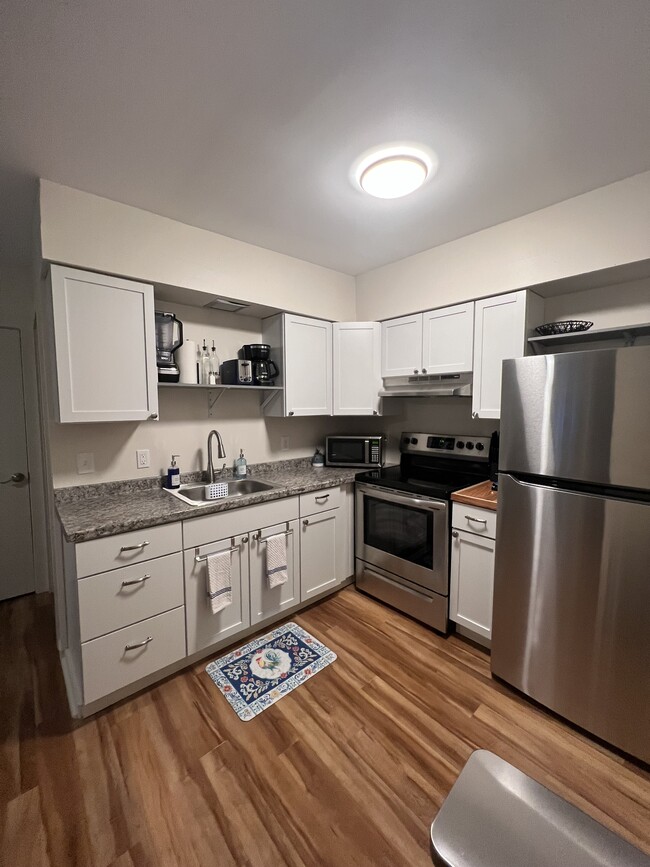 23 Dix Ave Unit 2 Bedroom - Furnished, Glens Falls, NY 12801 ...