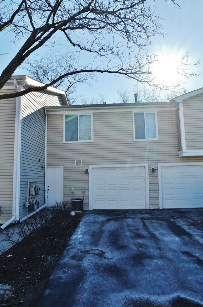 Building Photo - 411 Stevenson Pl