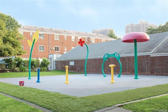Foto del edificio - 260-49 Langston Ave