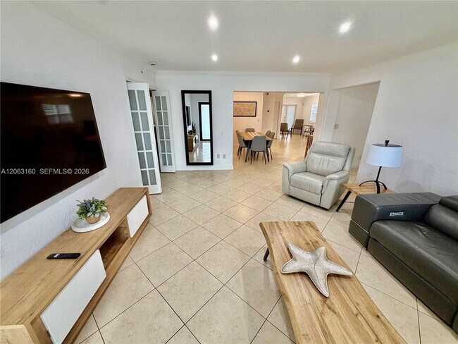 Foto del edificio - 5744 SW 54th Terrace