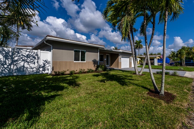 Photo - 2001 NE 17th Way House