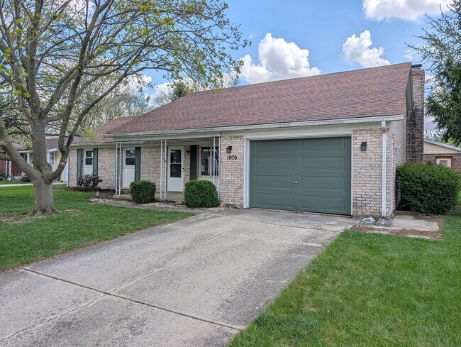 Foto del edificio - 1070 Westchester Ct