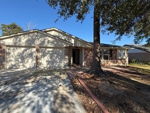 Building Photo - 22610 Smokey Hill Dr