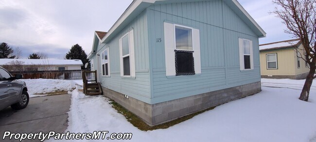 Foto del edificio - *** Remodeled *** 3 Bed 2 Bath Modular house