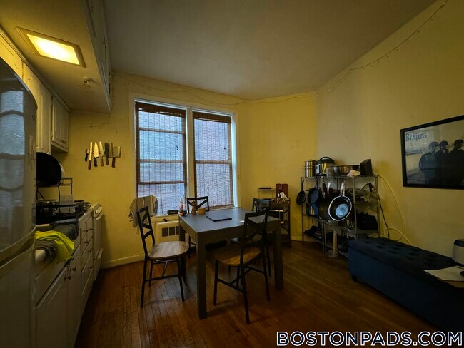 Foto del edificio - 384 Commonwealth Ave