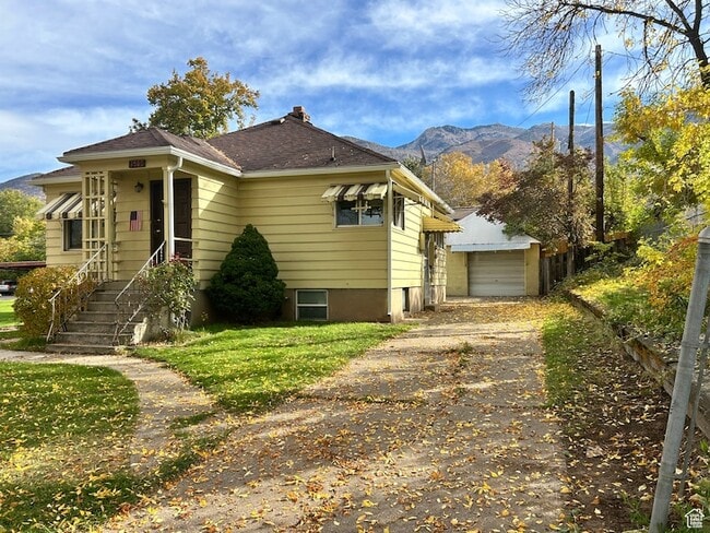 Building Photo - 3580 Van Buren Ave