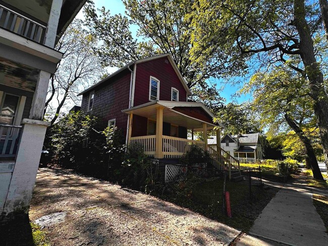 Building Photo - 9016 Harris Ave