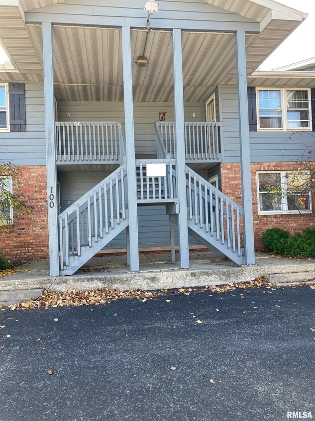 100 Graze Ave Unit 5, Dunlap, IL 61525 Room for Rent in Dunlap, IL