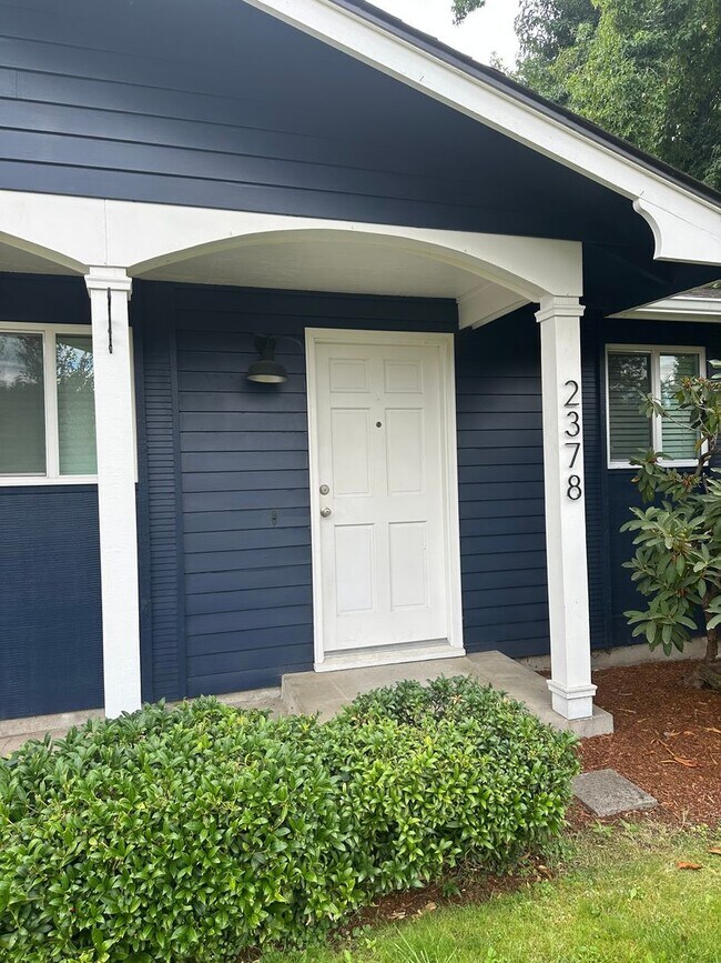 Building Photo - Updated home in desired Springfield area!