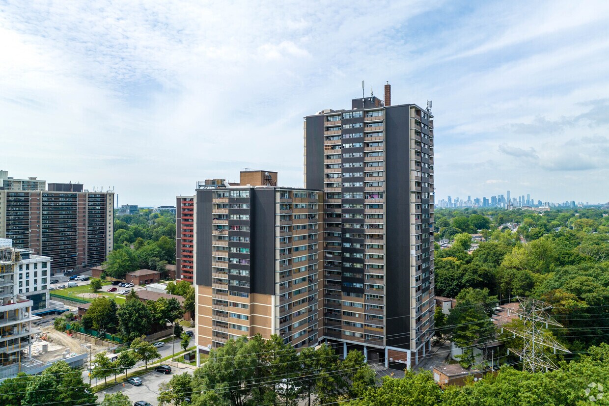 444 Lumsden Ave, Toronto, ON M4C 2L8 Apartments 444 Lumsden Ave