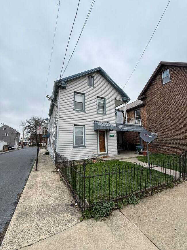 Building Photo - 133 E Commerce St