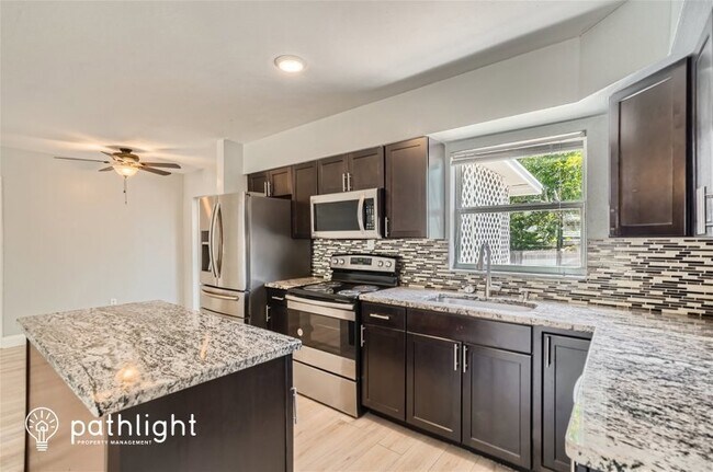 Foto del edificio - 5235 Robin Lane North, St Petersburg, FL, ...