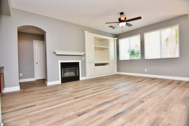 Building Photo - NEW LISTING: 4 Bd/3Ba in Great Oak School ...