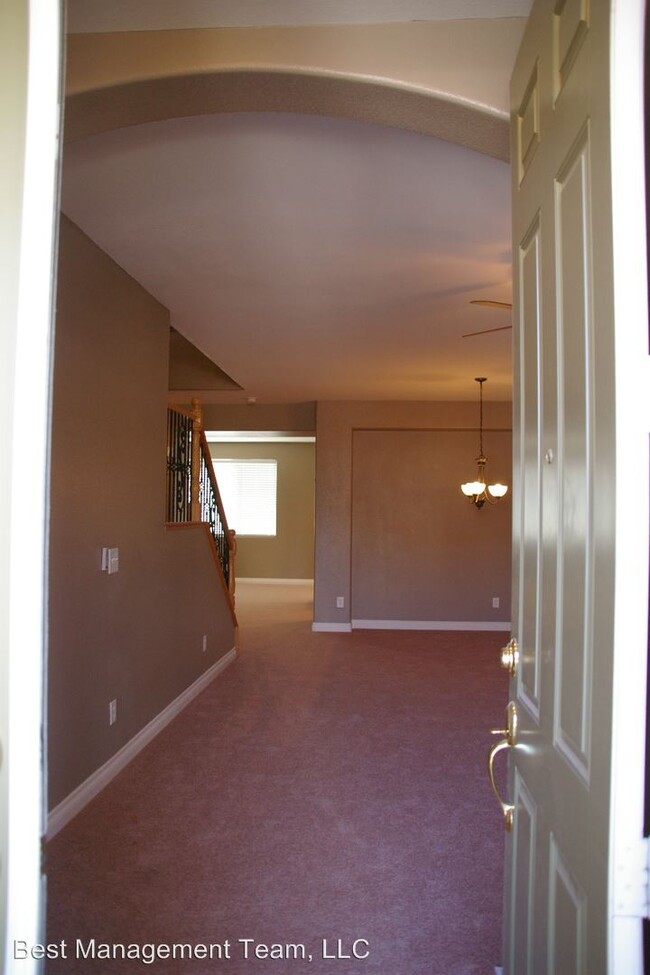 Building Photo - 6 br, 4 bath House - 4121 Perfect Lure St