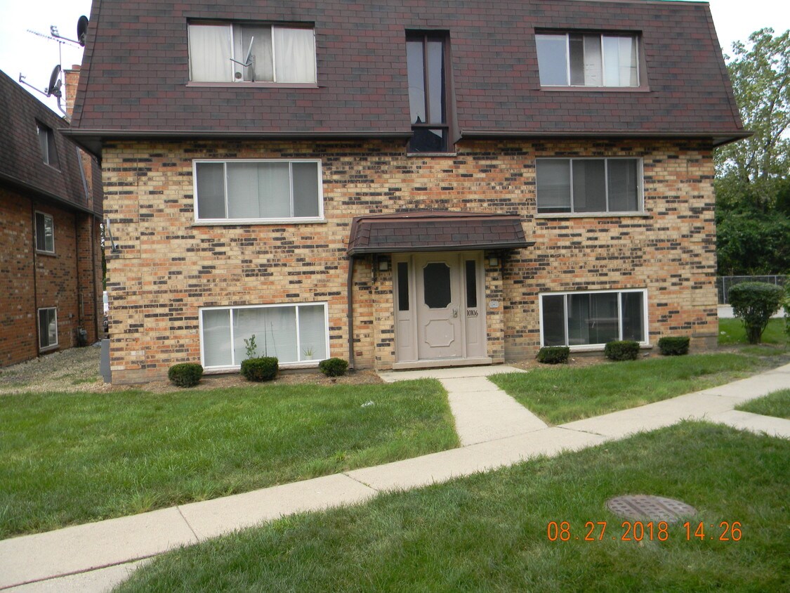 Primary Photo - 10106 Holly Ln