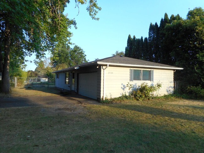Foto del edificio - 3 Bedroom 1 Bath House in South Corvallis!