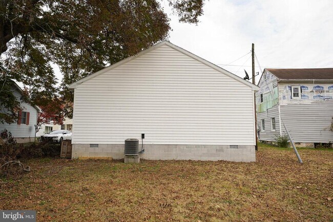 Building Photo - 806 2nd St