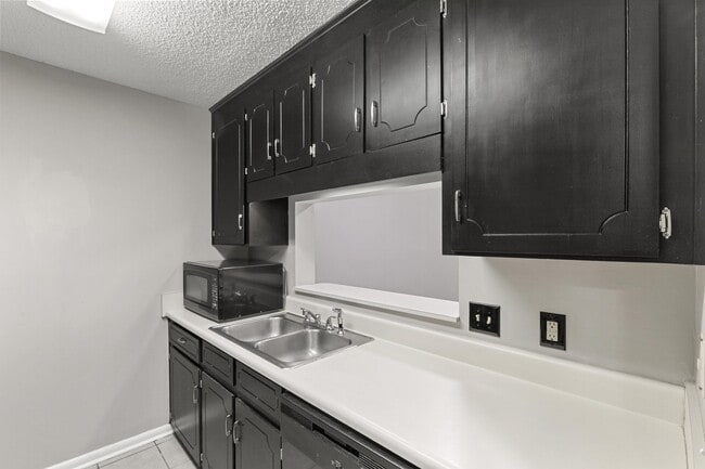 Foto del edificio - 115 Candlebrook Dr
