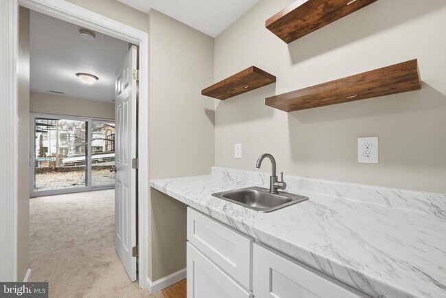 Foto del edificio - 3248 Jones Ct NW