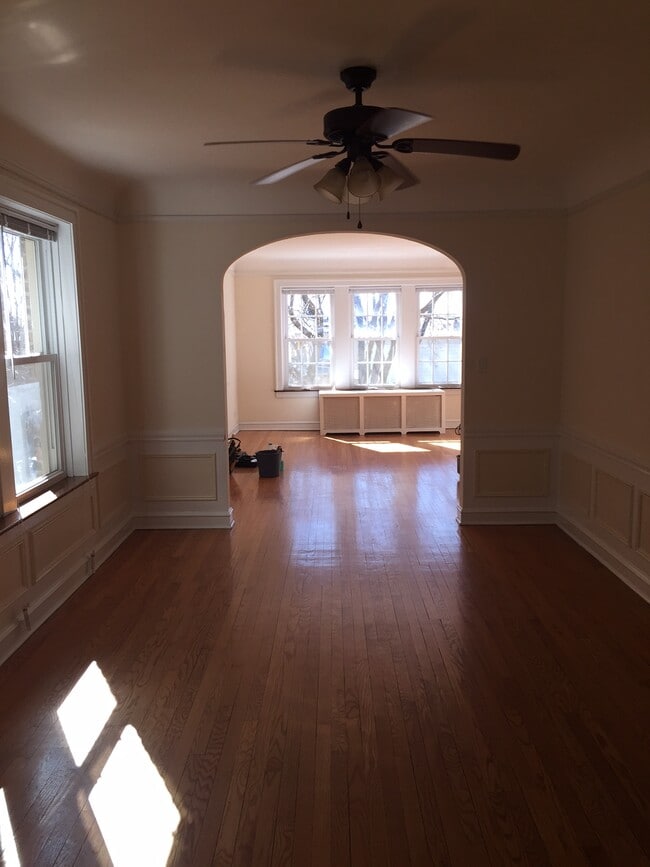 Building Photo - 4844 Elm St