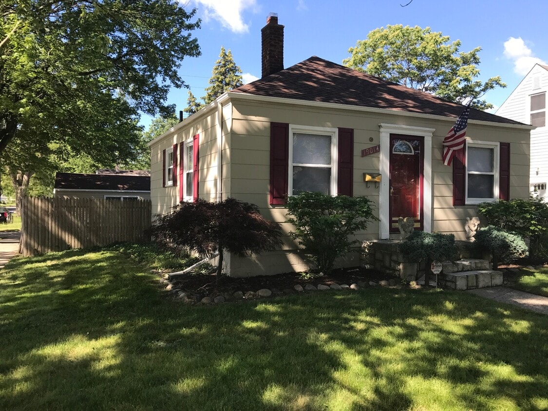 Foto principal - 19014 Kenosha St