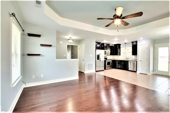 Building Photo - 24603 Rolling Vista Dr