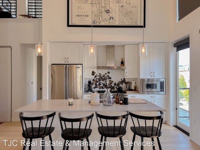 Building Photo - 2 br, 2 bath House - 1735 Central St #511