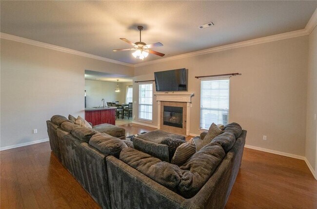 Foto del edificio - 3449 Mulberry Ln