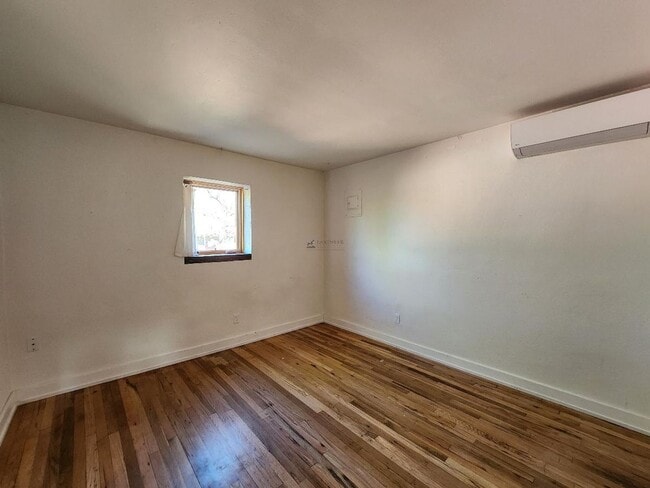 Building Photo - 235 Irvine St