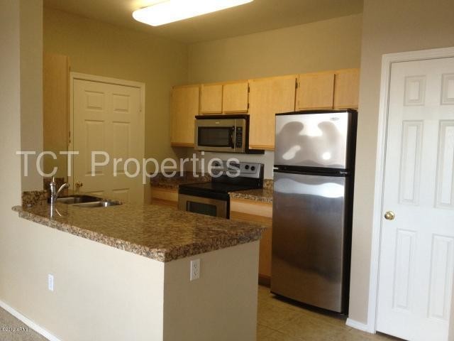 Building Photo - Luxury Riverwalk Condo in Ideal Location!!!