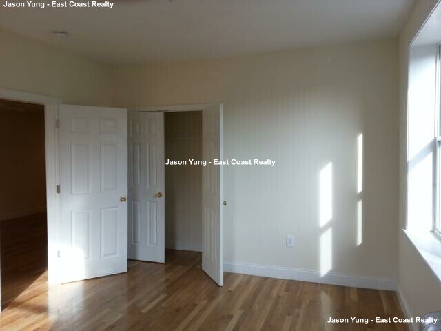 Building Photo - 56 Egmont St