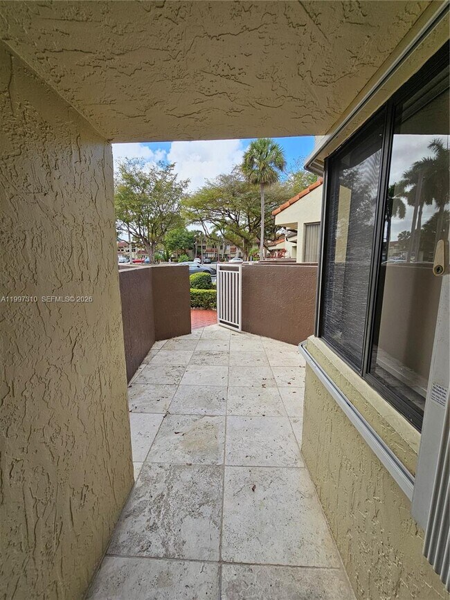 Foto del edificio - 9781 SW 138th Ave