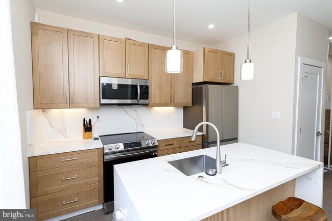 Foto del edificio - 336 Oakdale Pl NW