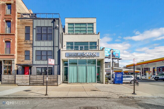 Building Photo - 1412 W Division St