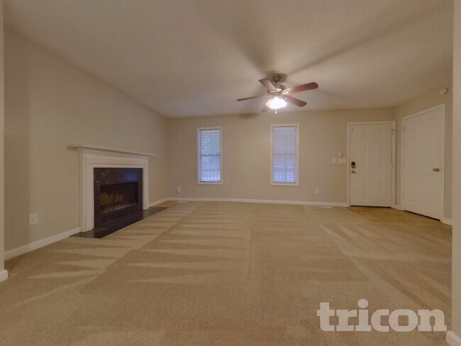 Foto del edificio - 238 Hampton Dr