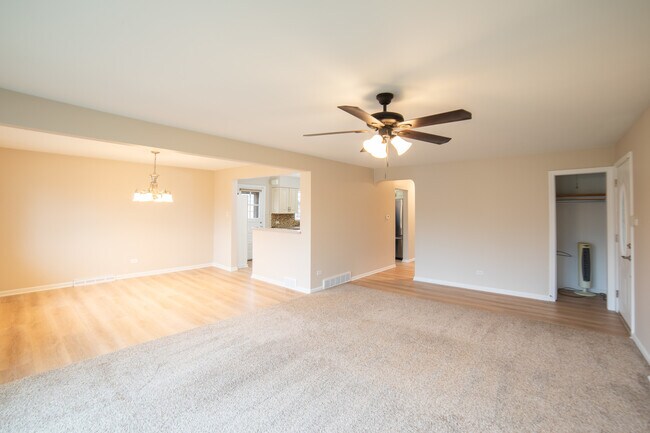 Foto del edificio - 4841 Lamb Dr