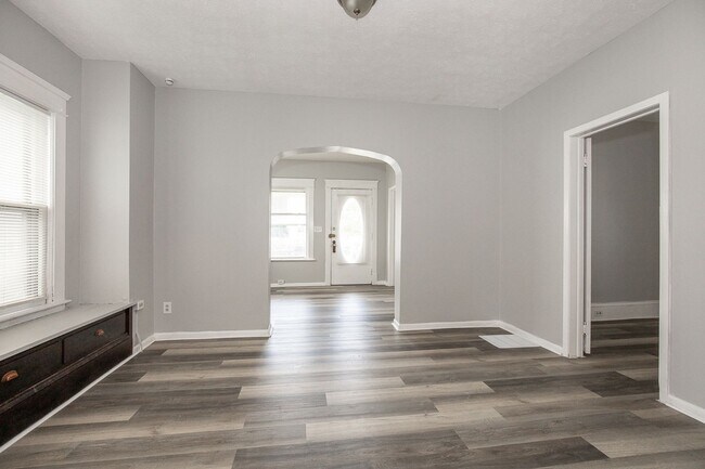 Foto del edificio - 3910 Carlyle Ave