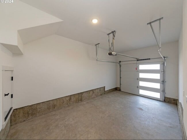 Building Photo - 2360 Kingwood St