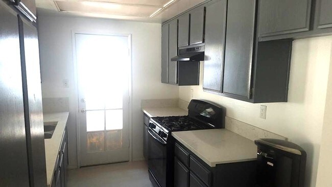 Foto del edificio - 14140 Oro Grande St