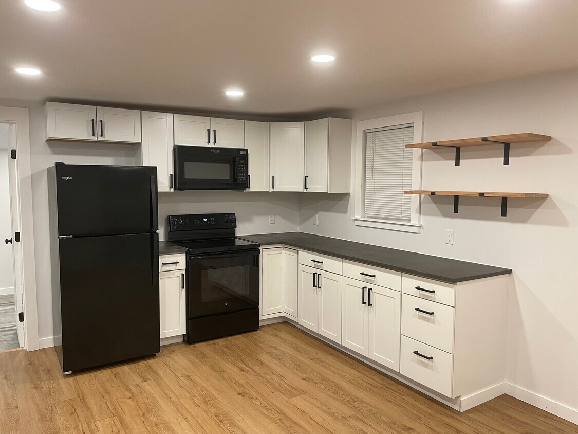 12 Kossuth St Unit 201, Biddeford, ME 04005 Apartments in Biddeford