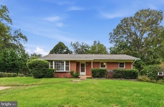 Building Photo - 8416 Stonewall Dr