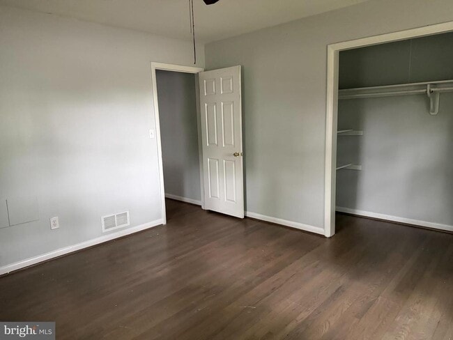 Building Photo - 7802 Jeff Mar Dr