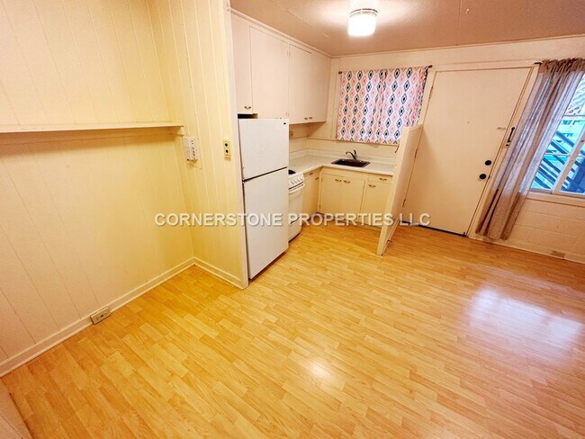 Building Photo - 819 Kinau St