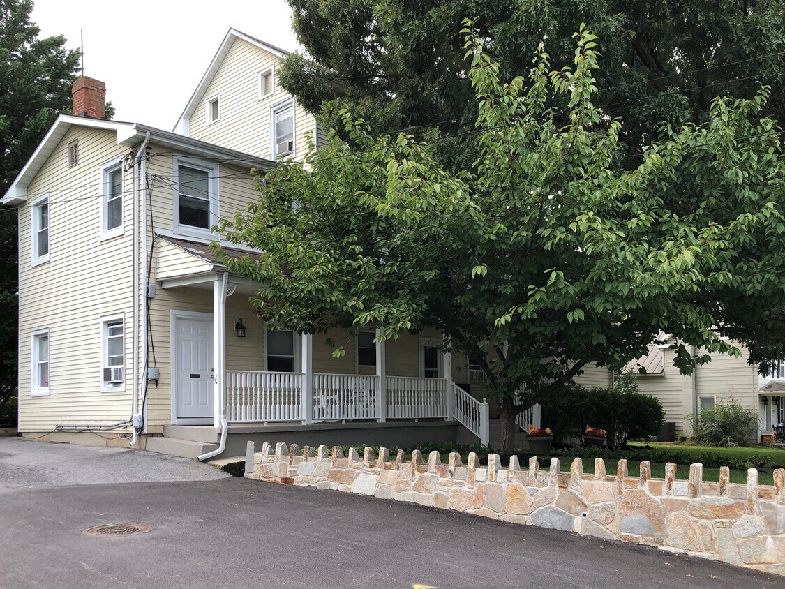 Primary Photo - 1424 N Main St