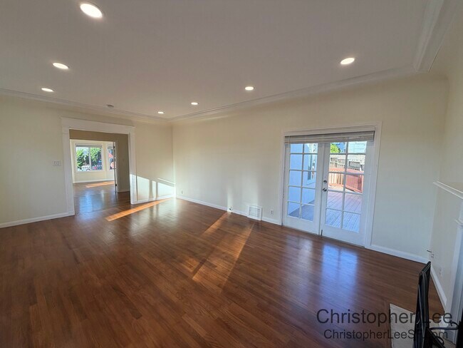 Photo - 185 Eucalyptus Dr House