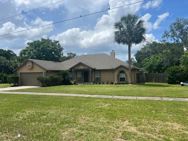 Photo - Large 4/2 with 2 Car Garage & Huge Fenced ... House